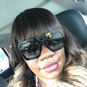 Meet your Posher, Felicia